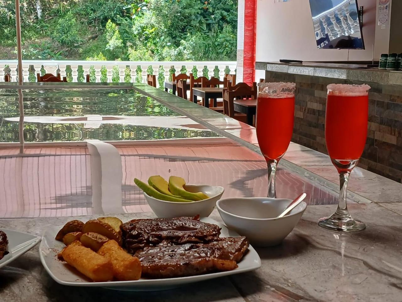 Jireh - Ant Hotel San Carlos
